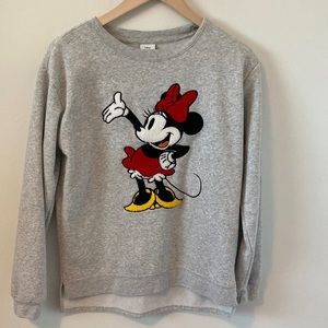 Minnie Mouse Disney sweatshirt medium